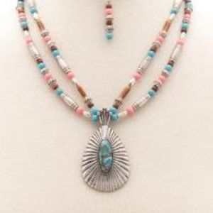 Cowgirl Fashion Necklace and Earrings set NWT